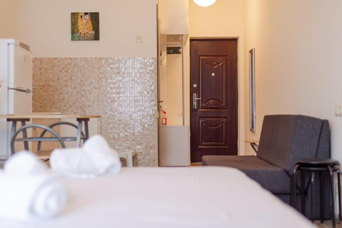 Cozy Studio Apartment In The Heart Of Batum Exterior foto